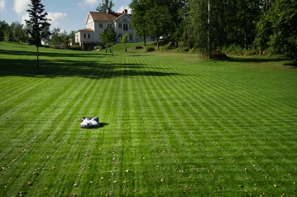 Husqvarna Automower® 430V NERA.webp